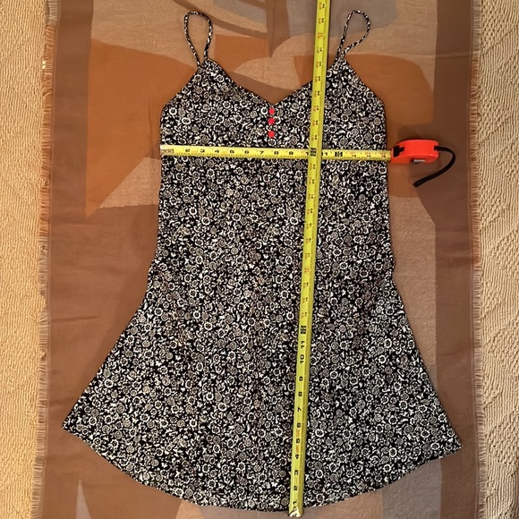 Floral dress with Red Roses embellishment - Picture 2 of 10